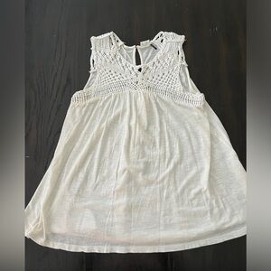 Kemi + Kin cream crochet detailed tank size S